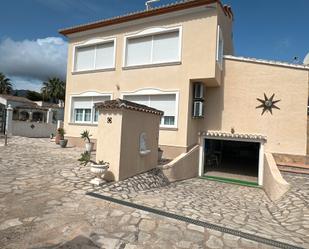 Vista exterior de Casa o xalet en venda en Real de Gandia amb Aire condicionat, Terrassa i Piscina