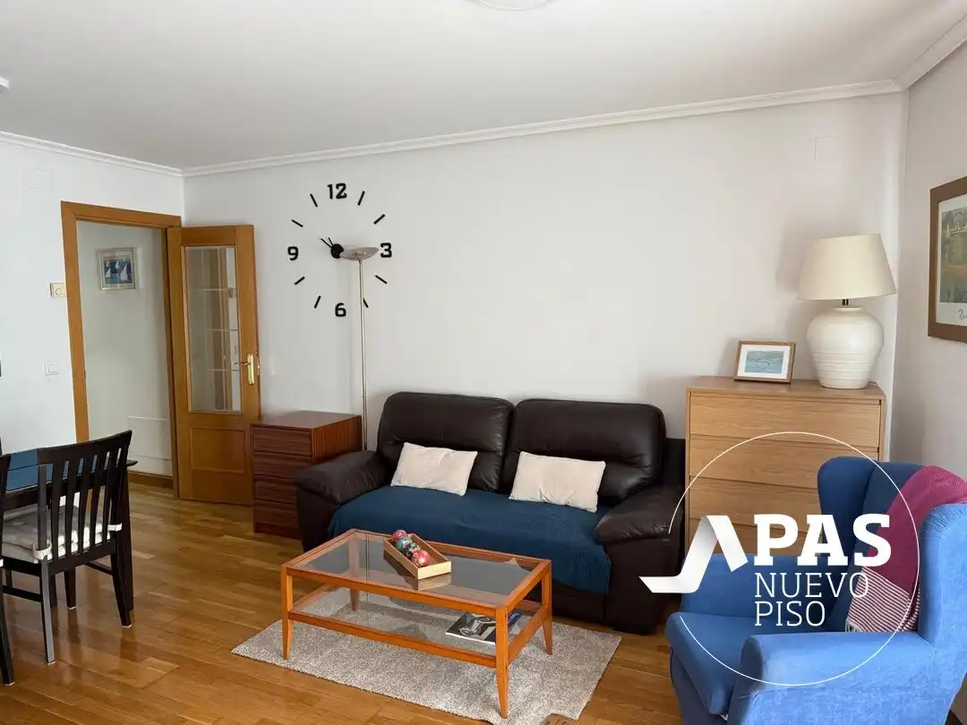 Sala d'estar de Pis de lloguer en Santander amb Calefacció