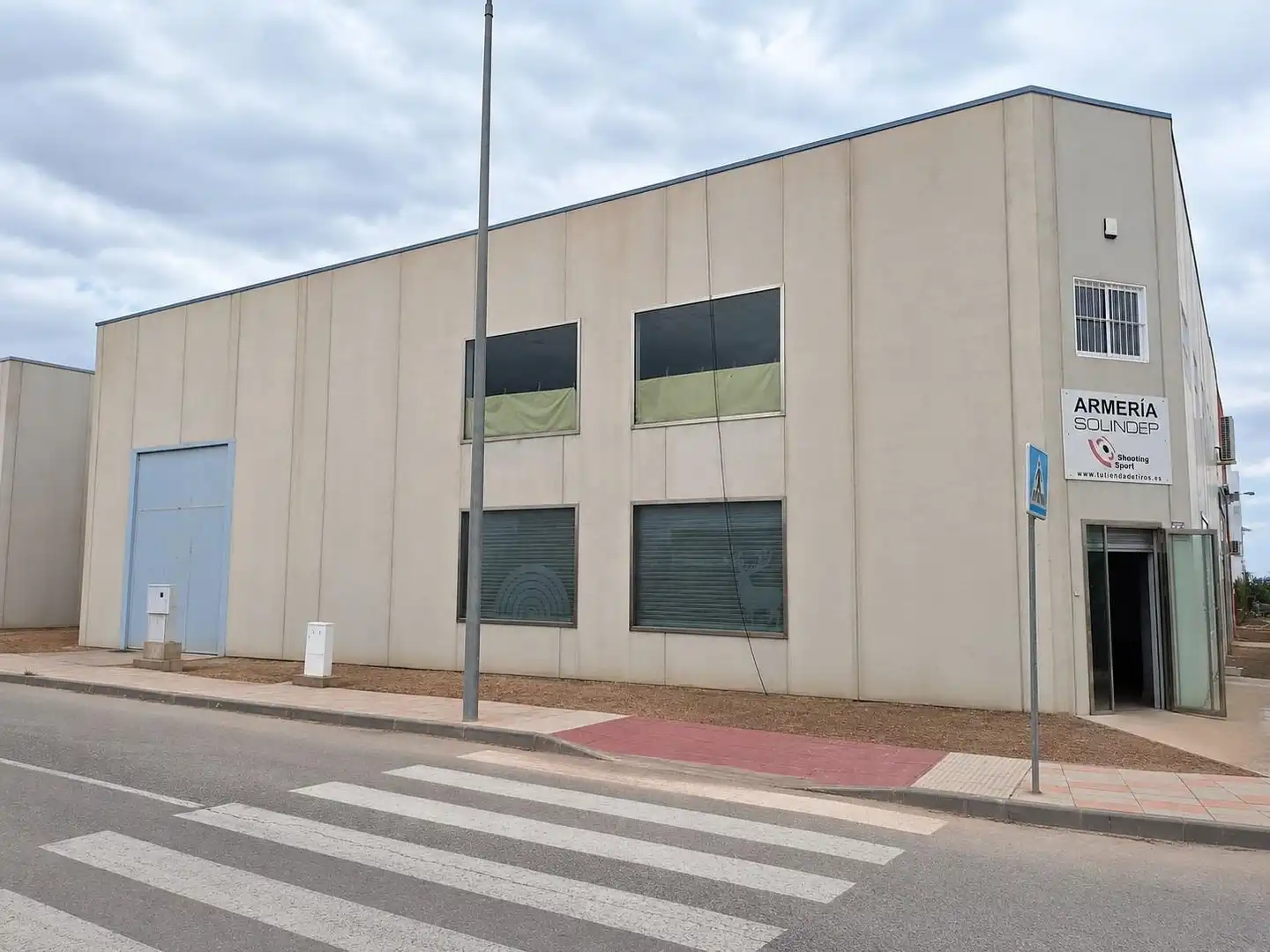 Industrial building for sale in Calle Peral 10, imagen 2
