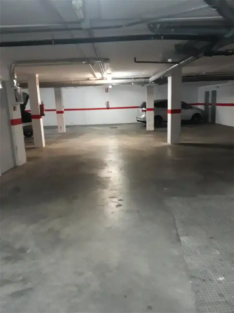 Parking of Garage for rent in Casco Antiguo  