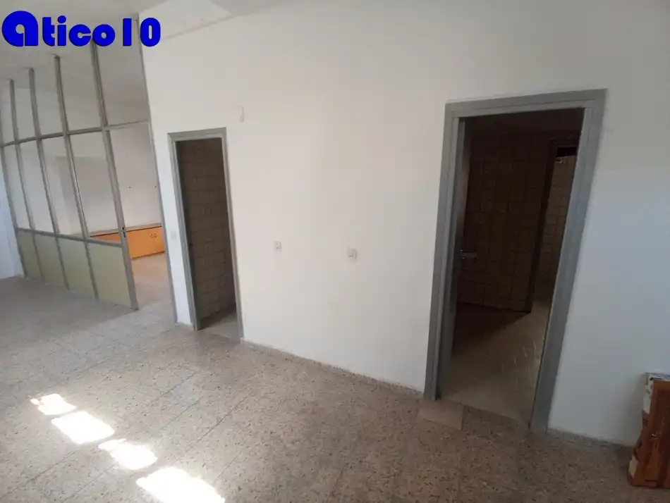 Local en venta en Oviedo 