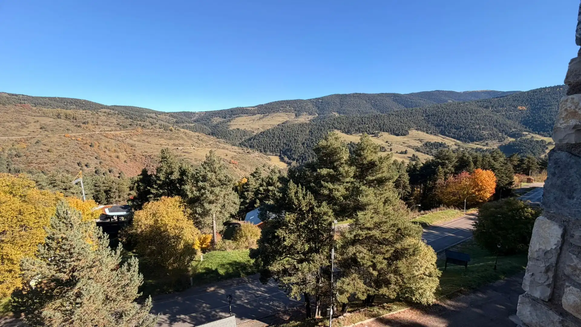 Exterior view of Buildings for sale in Alp