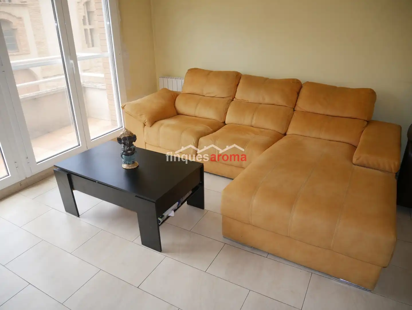 Sala de estar de Casa adosada en venta en Pira con Aire acondicionado, Calefacción y Terraza