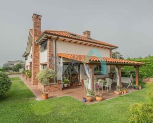 Jardí de Casa o xalet en venda en Muros de Nalón amb Terrassa