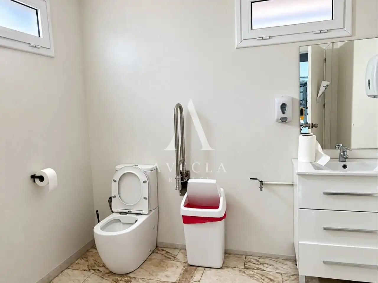 Bathroom of Industrial buildings for rent in Rubí