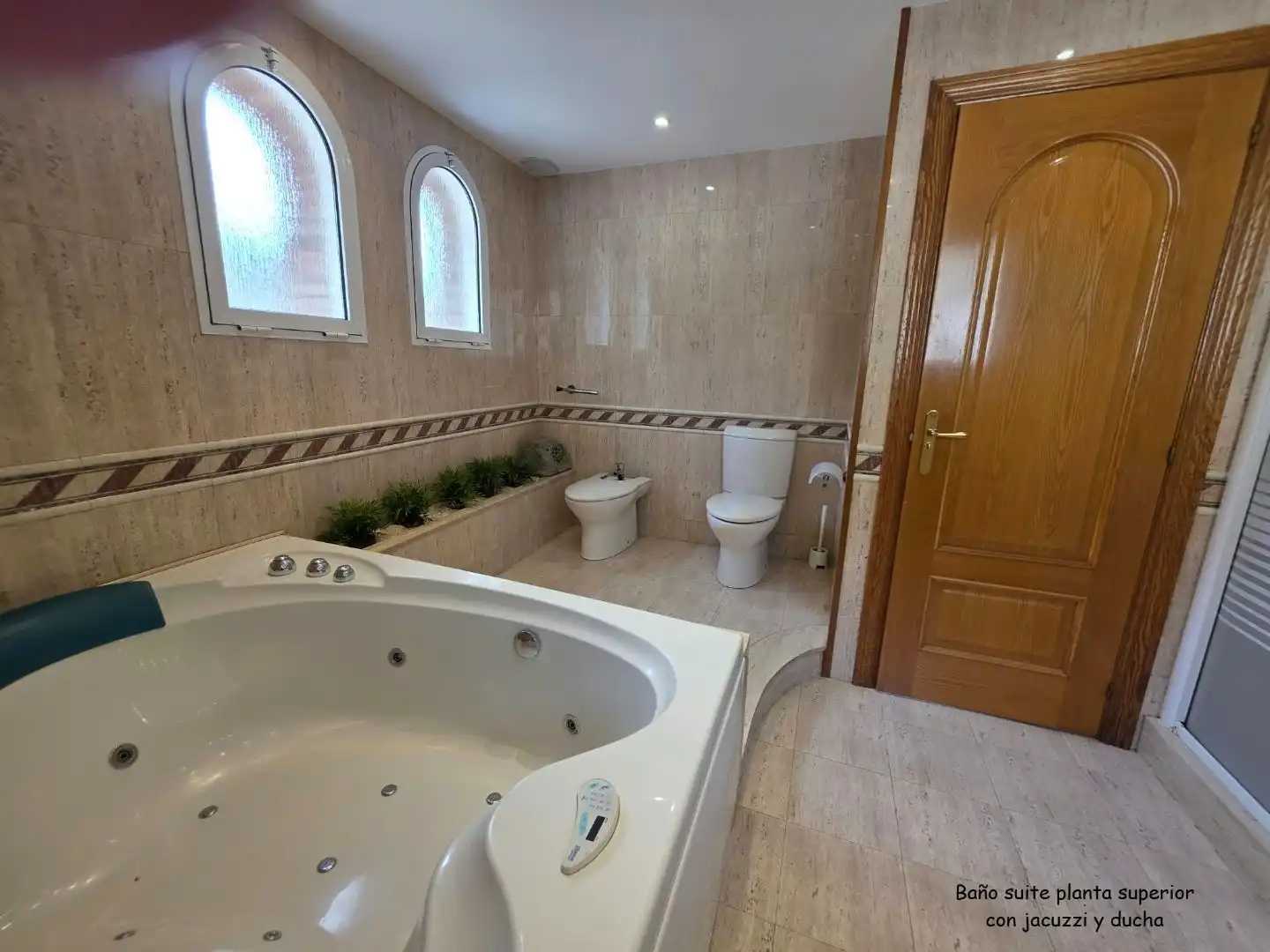 Badezimmer von Haus oder Chalet zur Miete in Sant Fost de Campsentelles mit Terrasse, Schwimmbad und Balkon