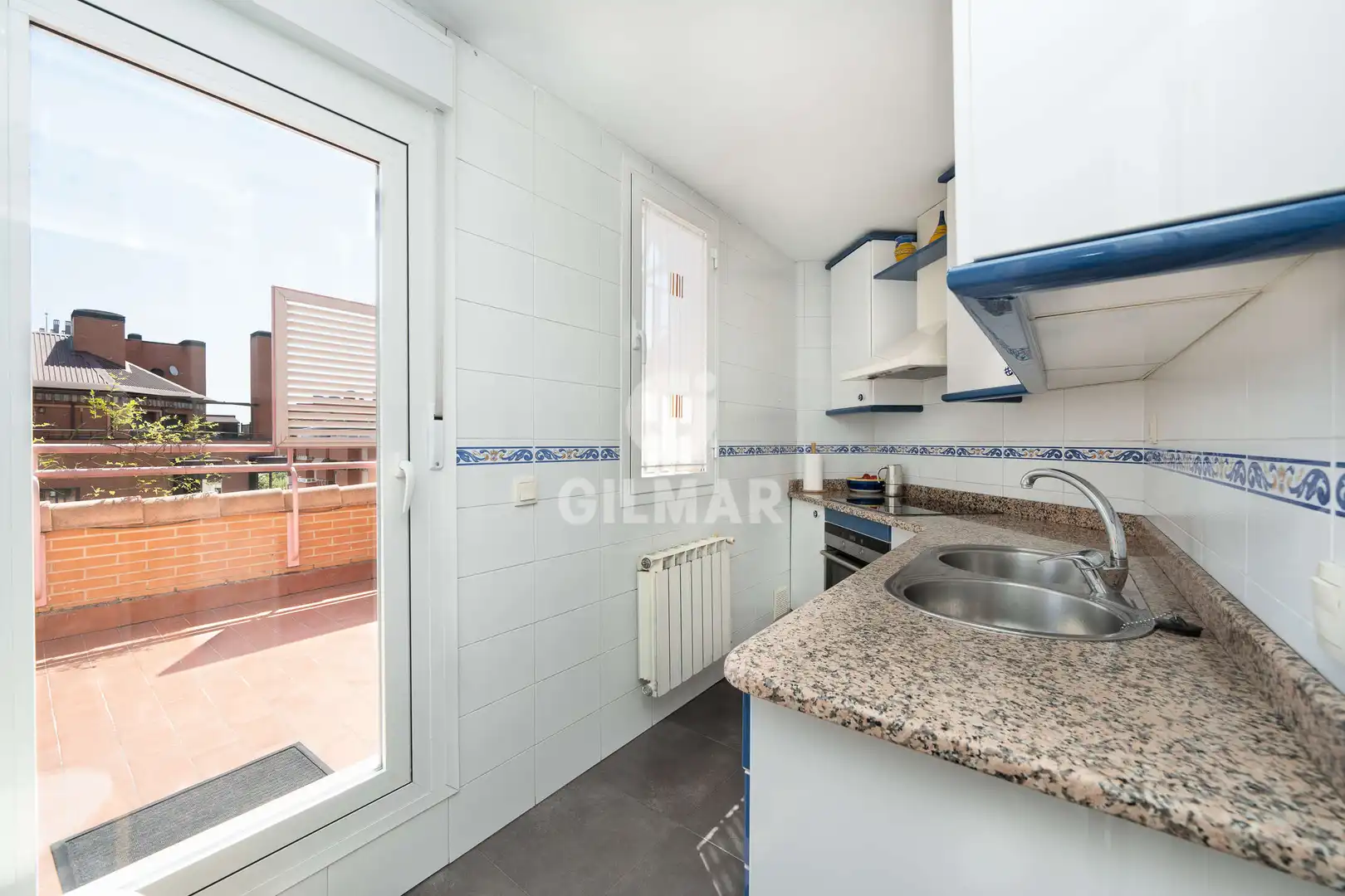Cocina de Ático en venta en Madrid con Calefacción, Jardín privado y Trastero