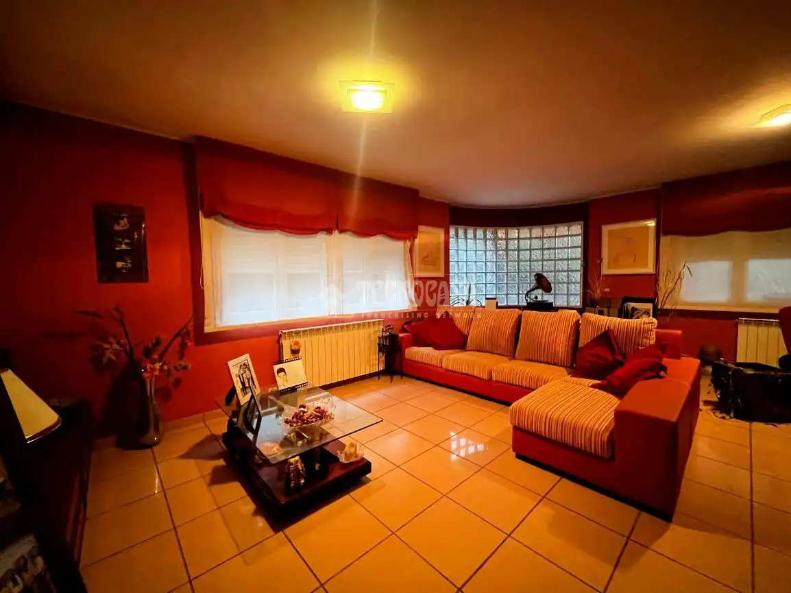 Sala de estar de Casa adosada en venta en Sobradiel con Calefacción y Jardín privado