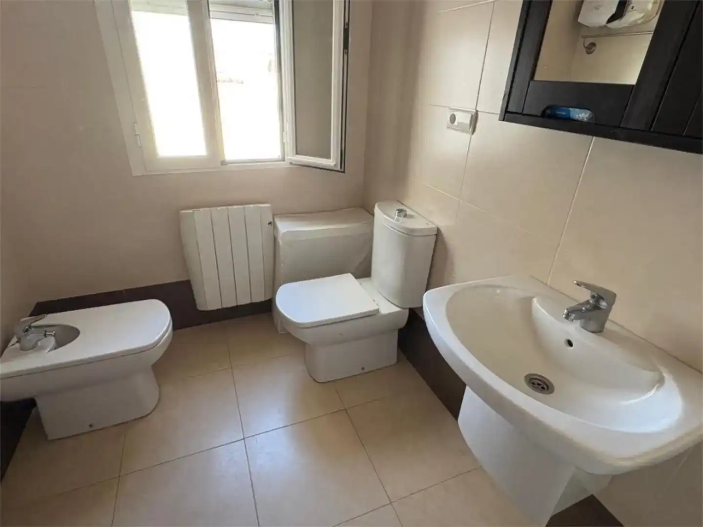 Bathroom of Flat for rent in Vélez-Rubio  with Air Conditioner, Parquet flooring and Storage room