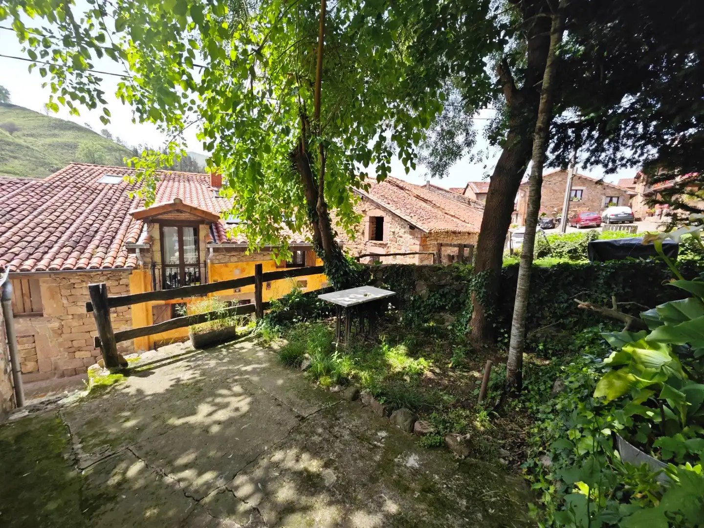 Vista exterior de Casa o xalet en venda en Cabuérniga amb Jardí privat