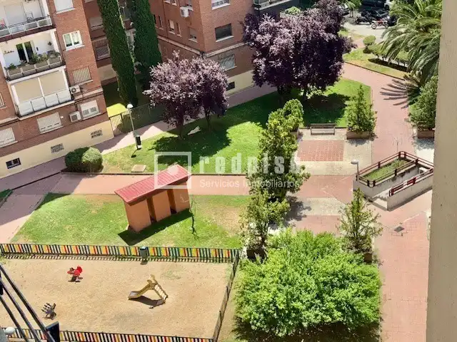 Jardí de Pis en venda en Madrid amb Aire condicionat, Calefacció i Parquet