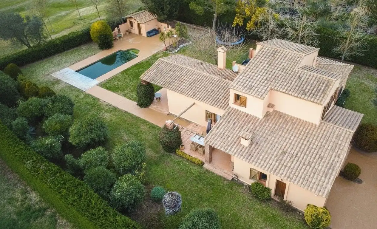 Casa o chalet de alquiler en 5 Carrer de Carlemany, Peralada
