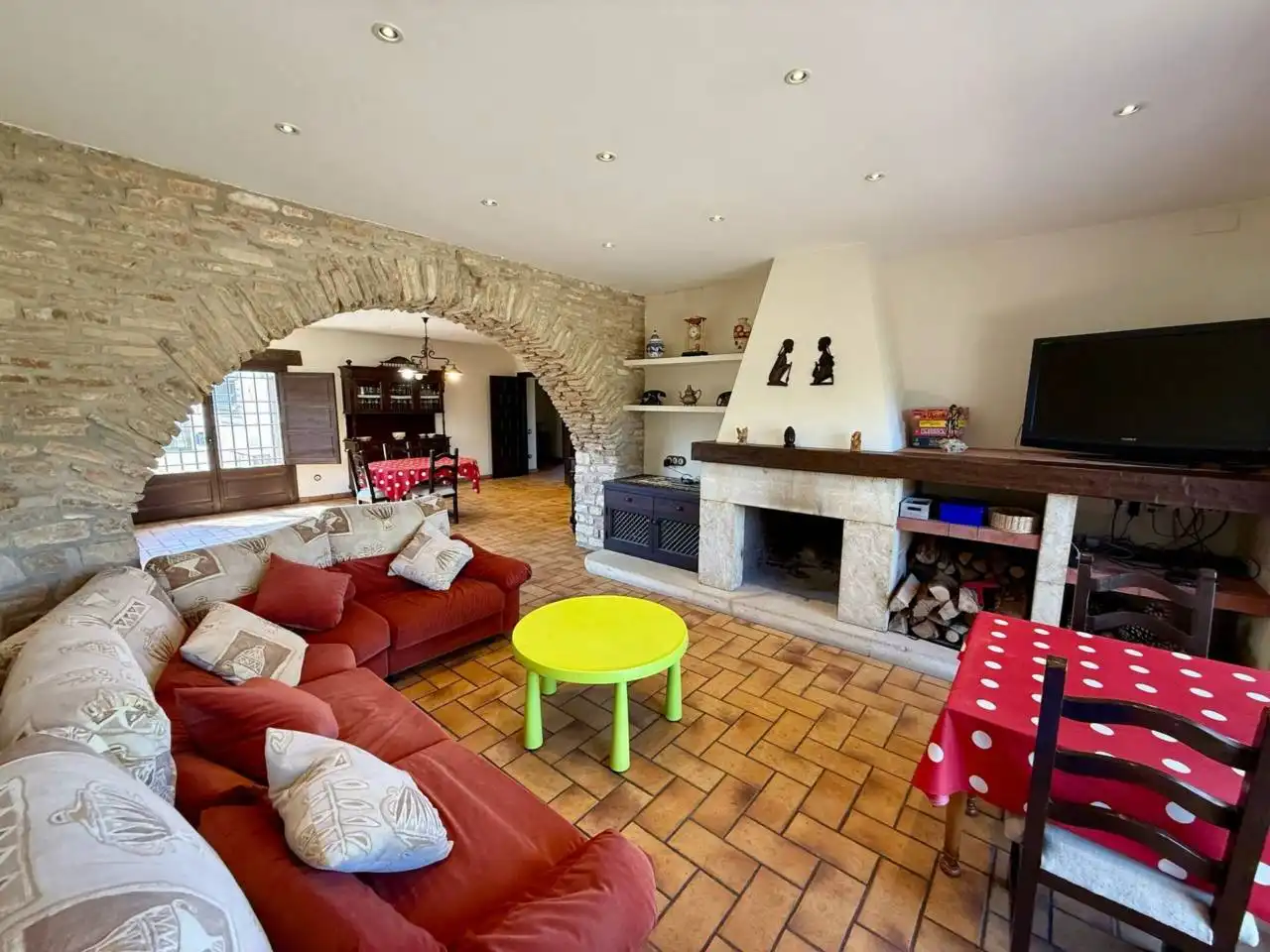 Sala d'estar de Casa o xalet en venda en Montornès del Vallès amb Calefacció, Jardí privat i Terrassa