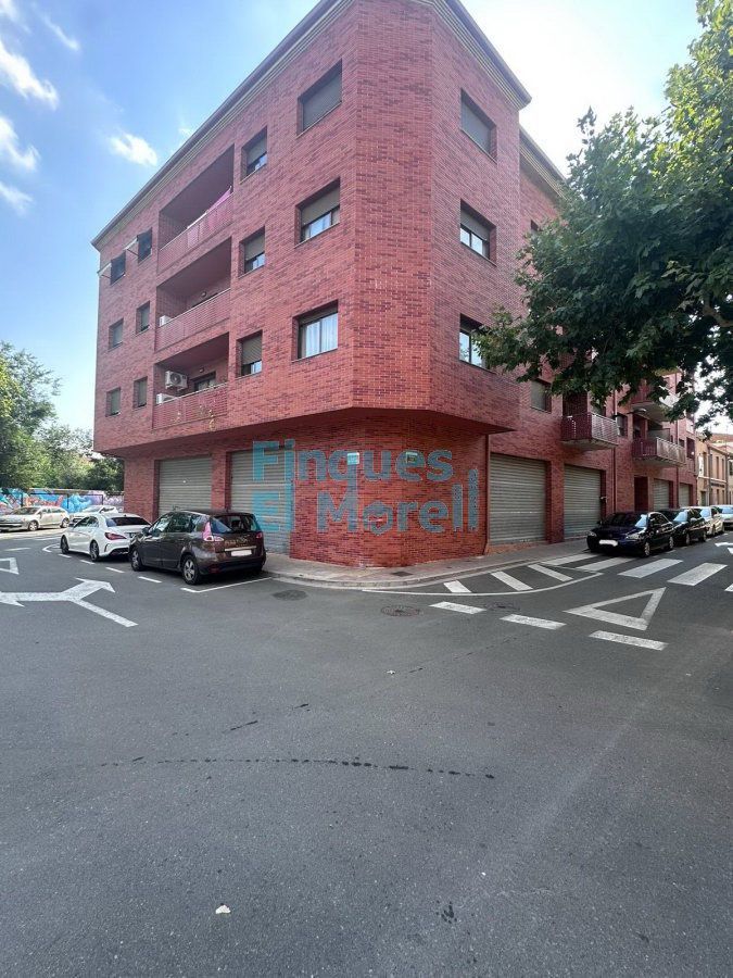 Local de alquiler en joan maragall, 42