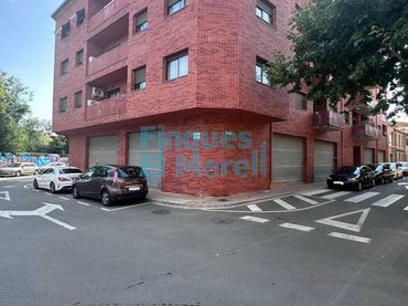 Locale commerciale in affitto a joan maragall 42