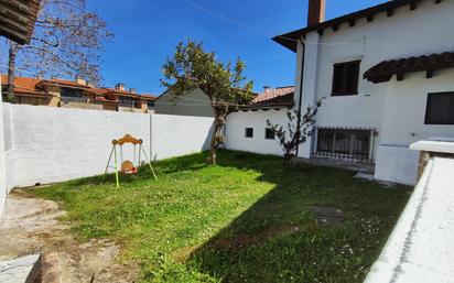 Jardí de Casa adosada de lloguer en Llanes amb Calefacció, Jardí privat i Moblat