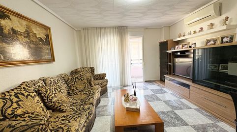 Piso de 4 habitaciones en venta en Almoradí