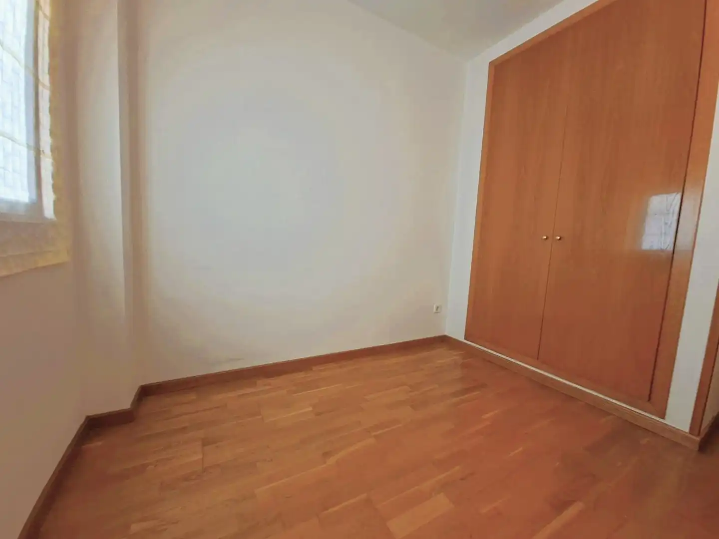 Wohnung zur Miete in Esteve Albert, Via Europa - Parc Central