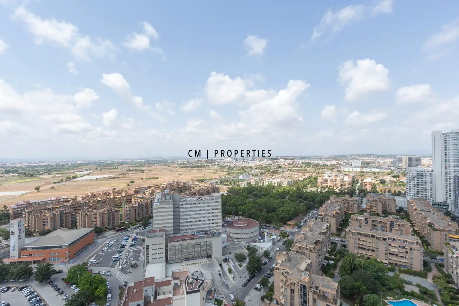 Exterior view of Flat for rent in Valencia  with Air Conditioner, Heating and Terrace