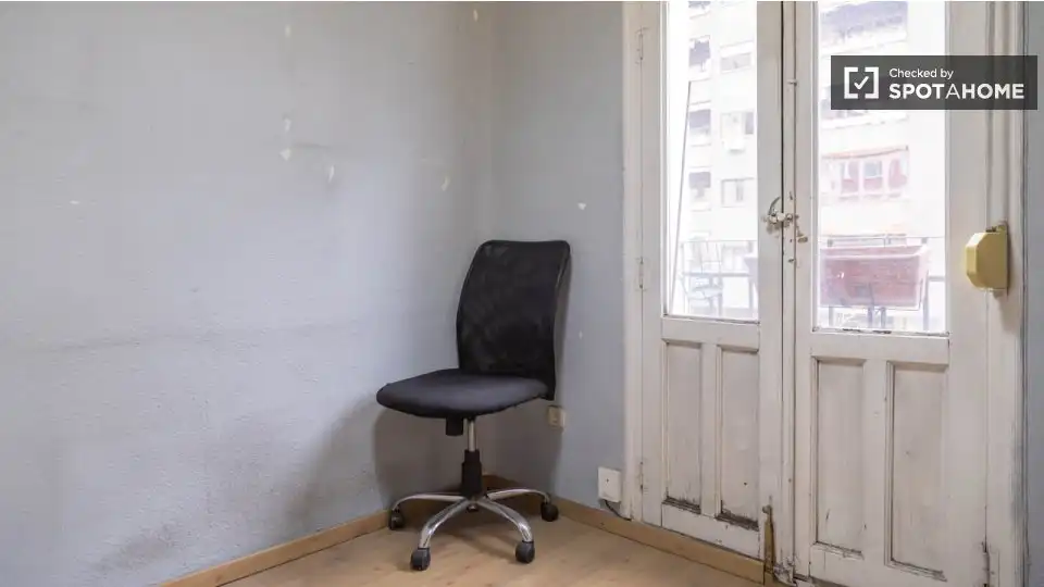 Bedroom of Flat for rent in Madrid  with Air Conditioner, Heating and Furnished