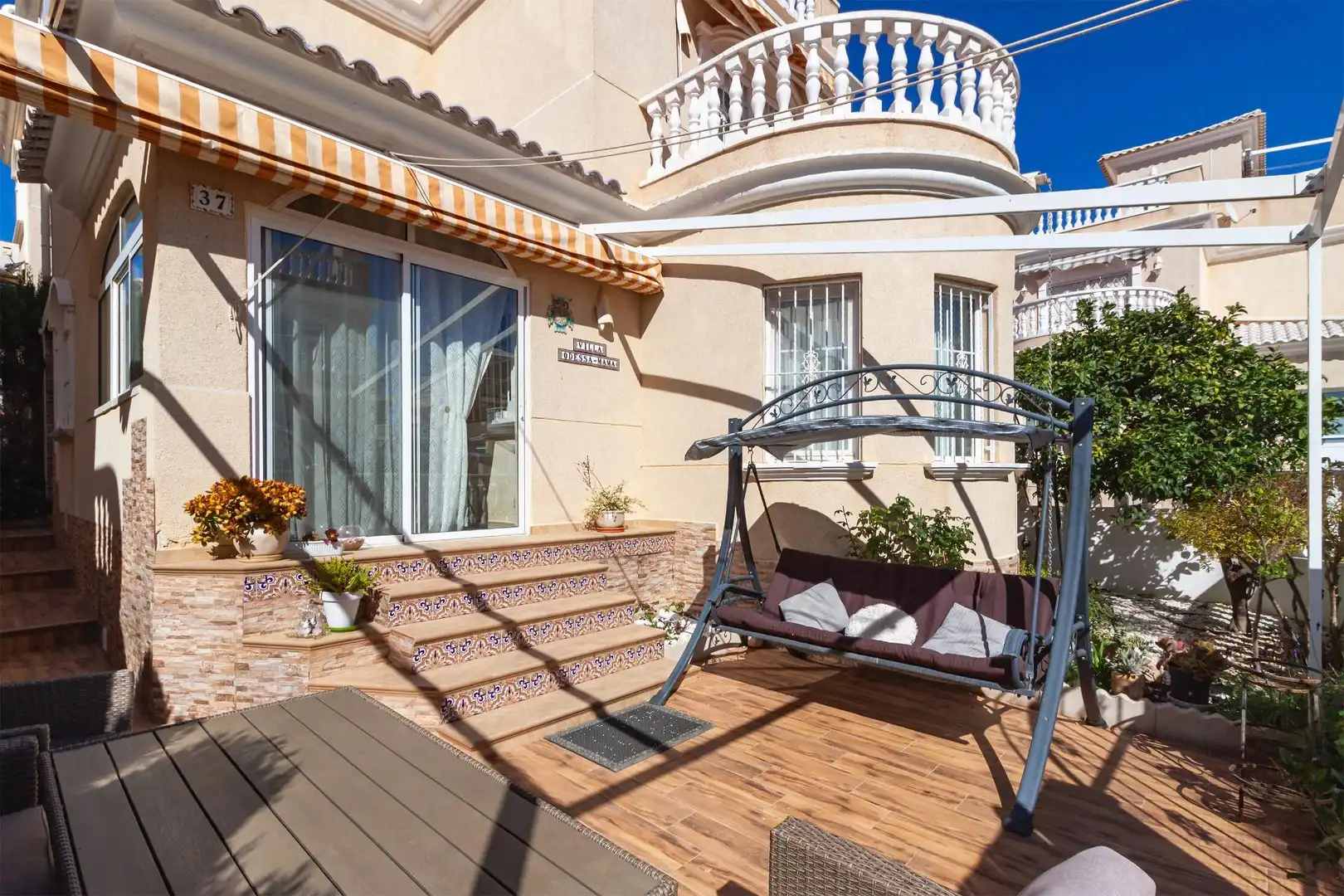 Terrassa de Casa o xalet en venda en Orihuela amb Aire condicionat, Calefacció i Jardí privat