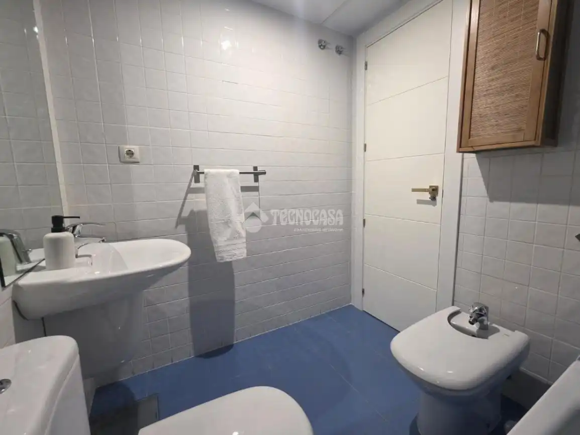 Bathroom of Flat for sale in Getafe  with Air Conditioner, Heating and Terrace