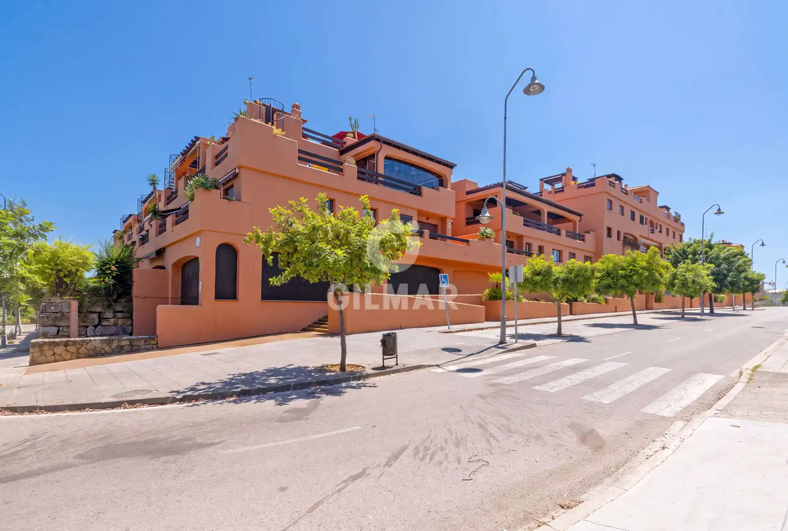 Vista exterior de Àtic en venda en Estepona amb Calefacció, Traster i Balcó