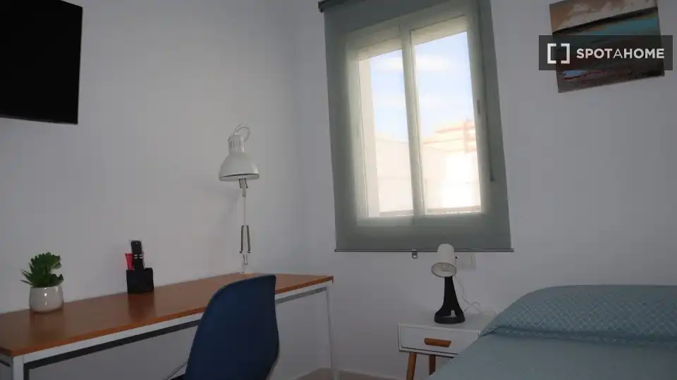 Bedroom of Flat for rent in Sevilla  with Air Conditioner, Heating and Furnished