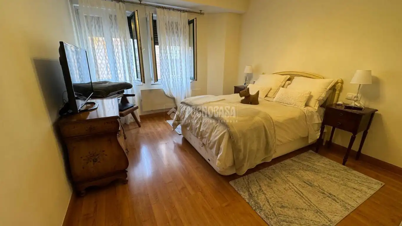 Bedroom of Flat for sale in Gijón 