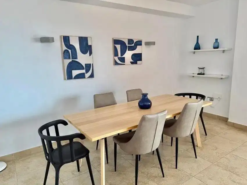 Esszimmer von Maisonette zum Verkauf in Fuengirola mit Klimaanlage, Privatgarten und Terrasse