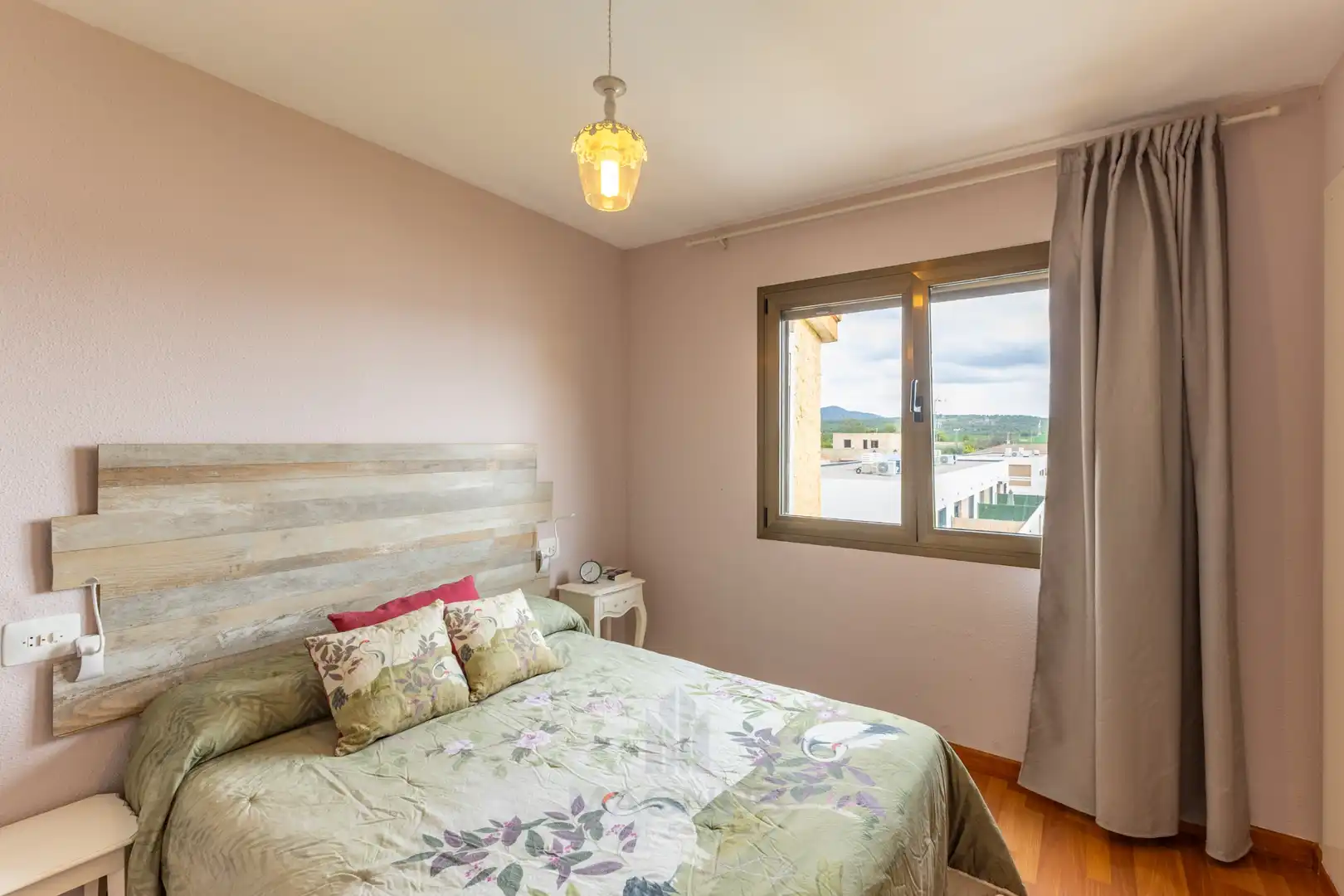 Dormitori de Apartament en venda en Serra, Valencia