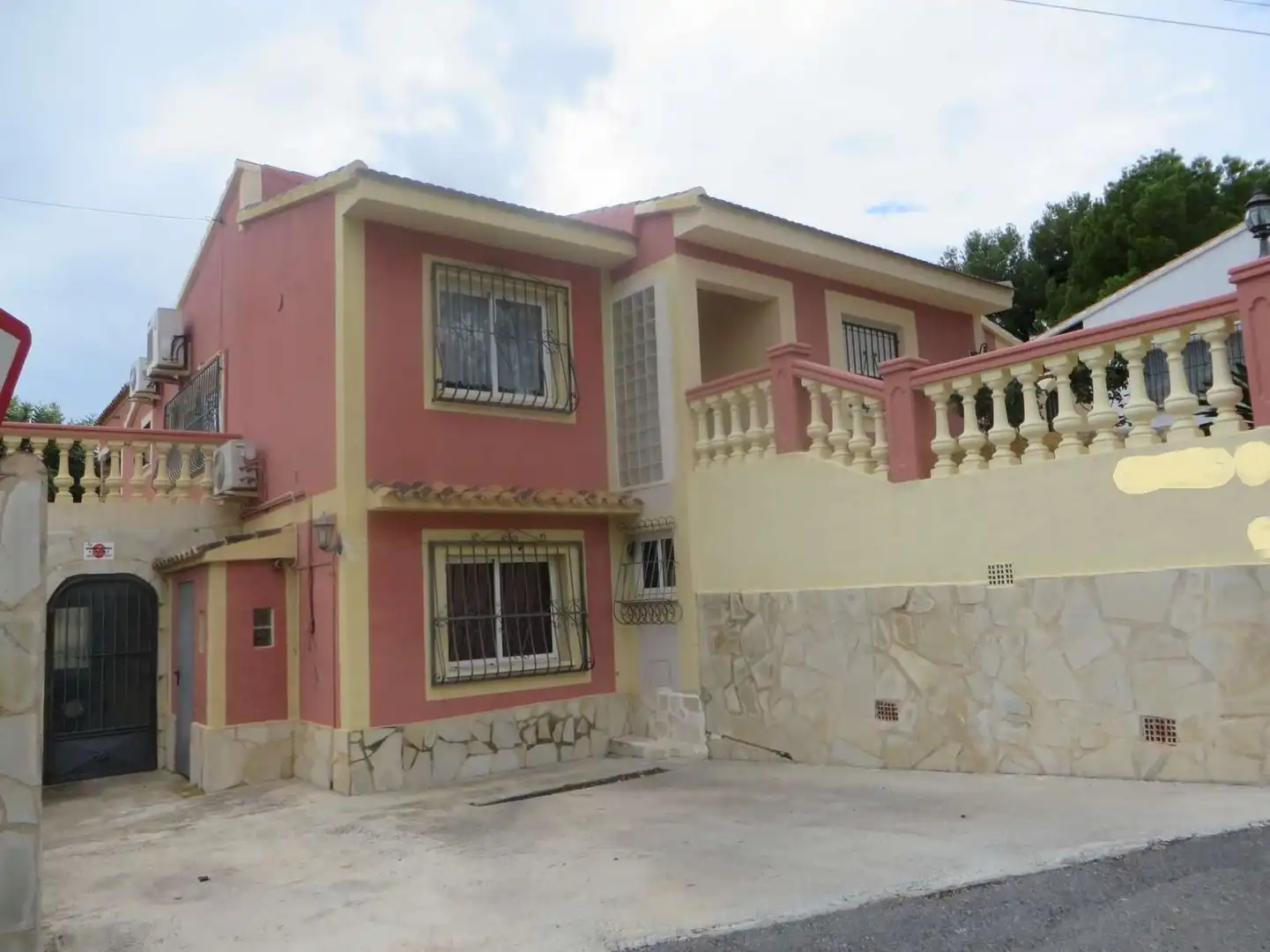 Vista exterior de Casa o chalet en venta en La Nucia con Jardín privado, Trastero y Piscina