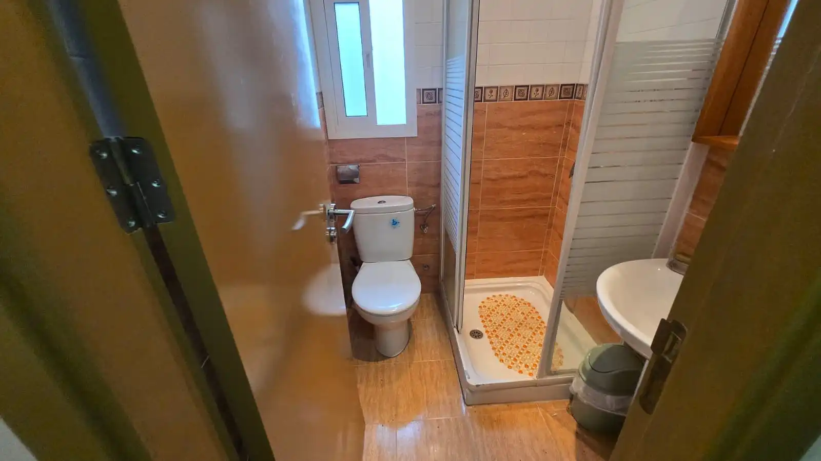 Bathroom of Houses for sale in Alhaurín de la Torre  with Air Conditioner, Private garden and Storage room