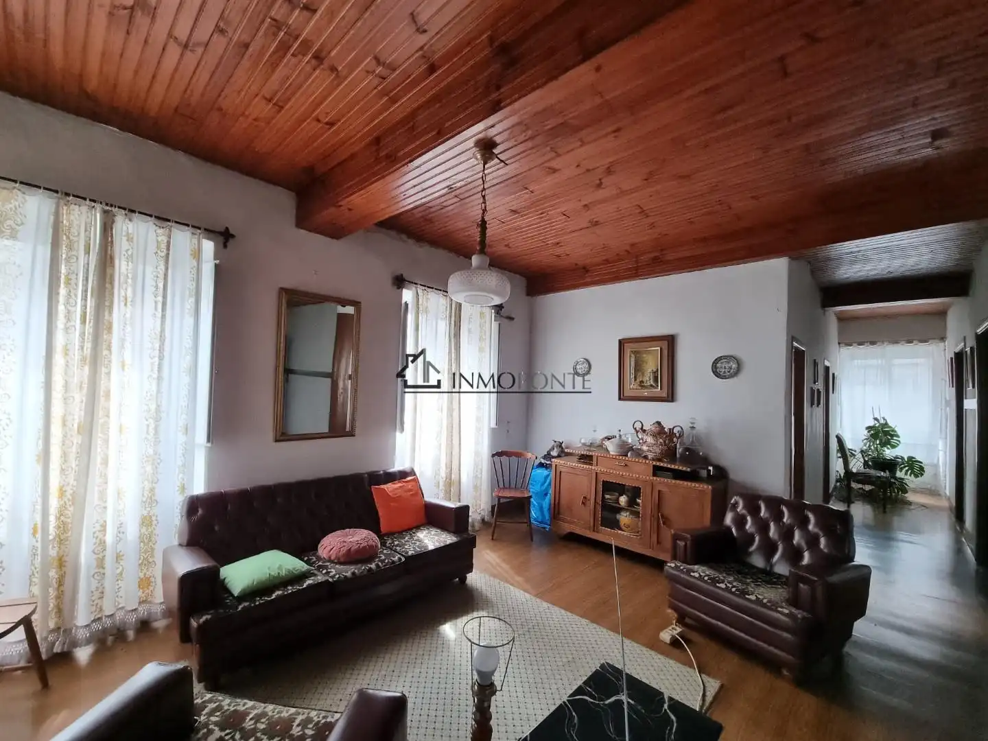 Sala d'estar de Casa o xalet en venda en Poio amb Jardí privat, Traster i Balcó