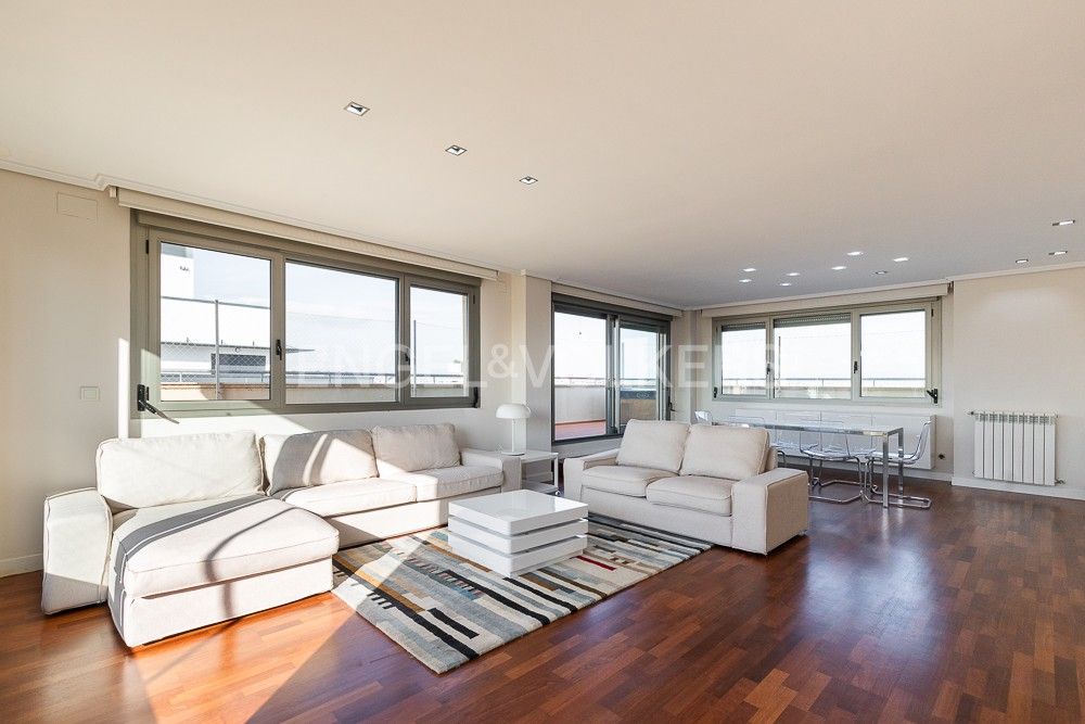 Living room of Apartment for sale in  Valencia Capital  with Air Conditioner, Heating and Parquet flooring