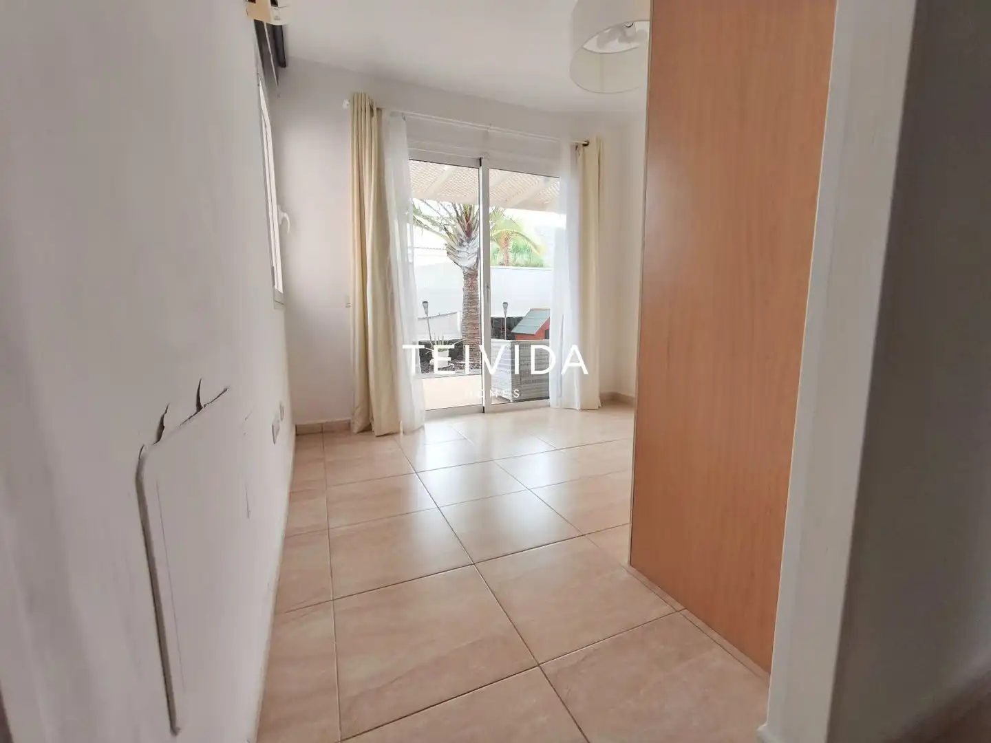 Habitación de Casa adosada en venta en Adeje con Aire acondicionado, Terraza y Trastero