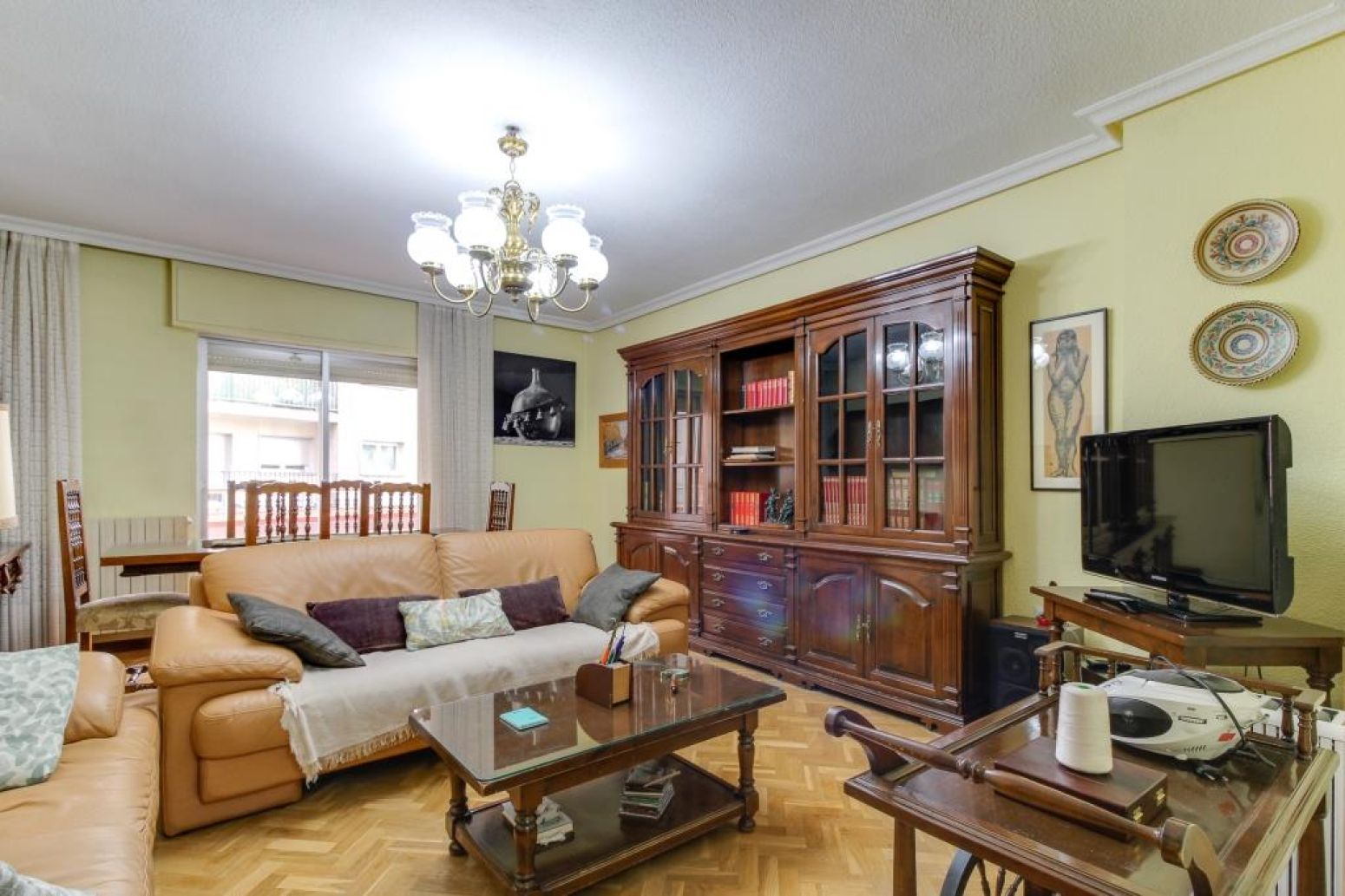 Sala d'estar de Pis en venda en Salamanca Capital amb Aire condicionat, Calefacció i Parquet