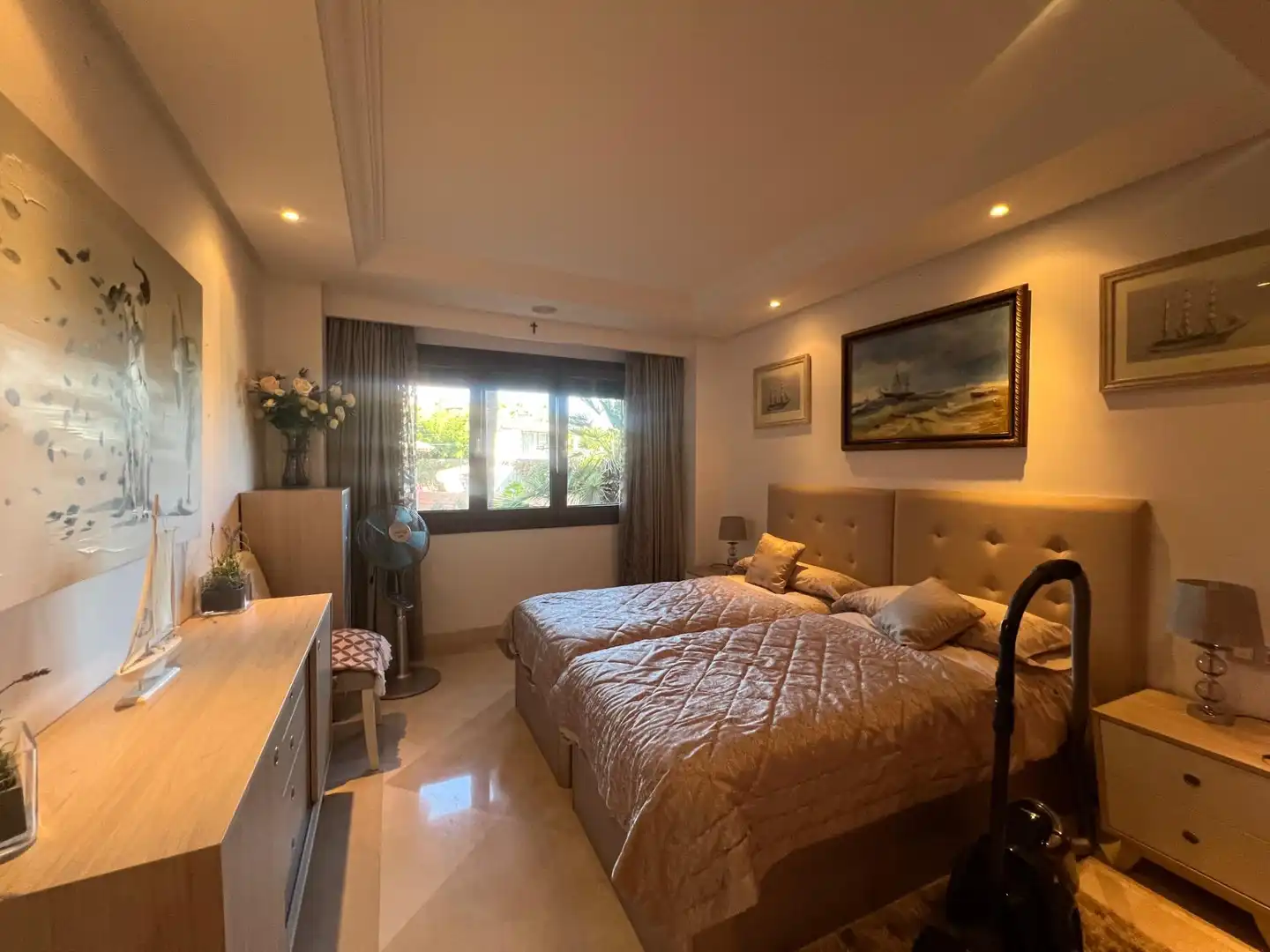 Schlafzimmer von Wohnung zum Verkauf in Estepona mit Klimaanlage, Privatgarten und Terrasse