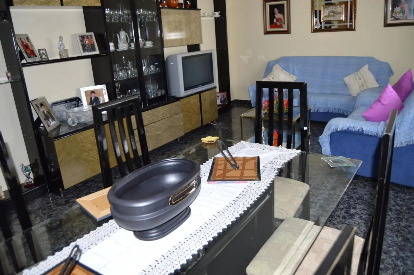 Sala d'estar de Casa o xalet en venda en Torrubia del Campo amb Calefacció, Traster i Moblat