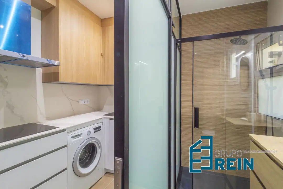 Baño de Piso de alquiler en Madrid con Aire acondicionado y Calefacción