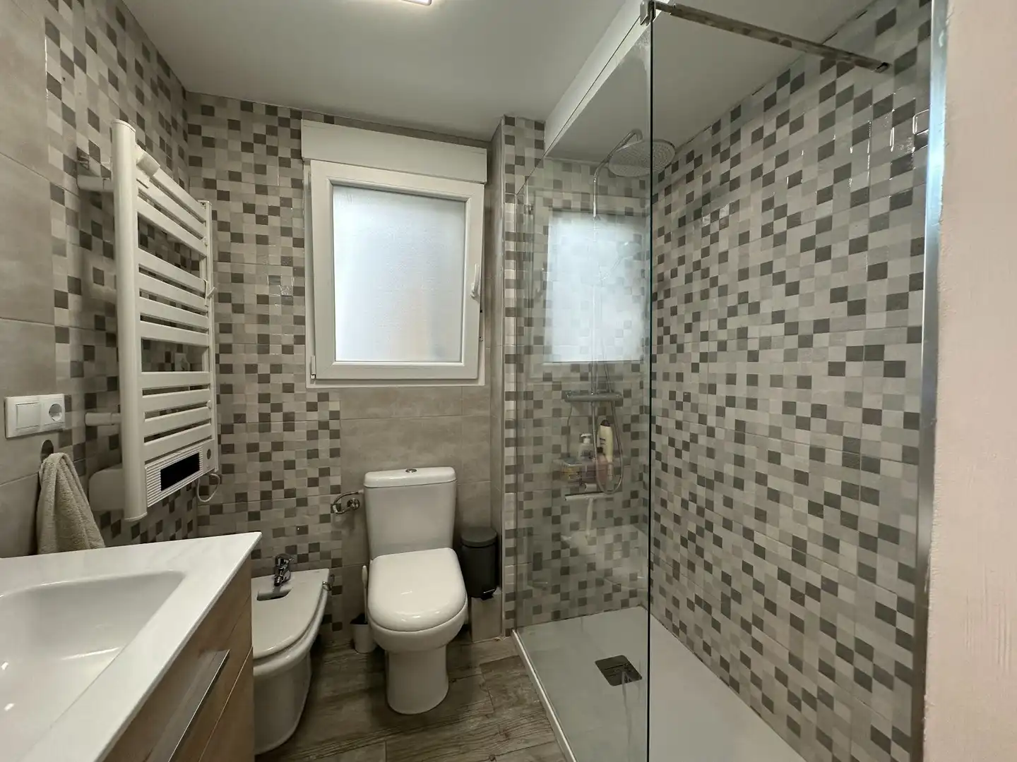 Baño de Piso en venta en Ontinyent con Aire acondicionado, Calefacción y Amueblado