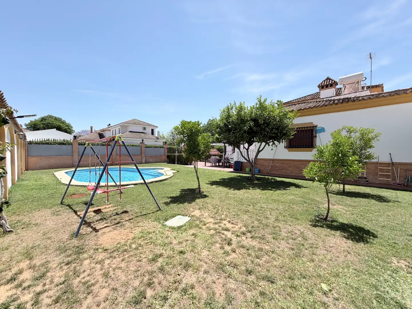 Jardí de Casa o xalet en venda en Bormujos amb Aire condicionat, Jardí privat i Terrassa