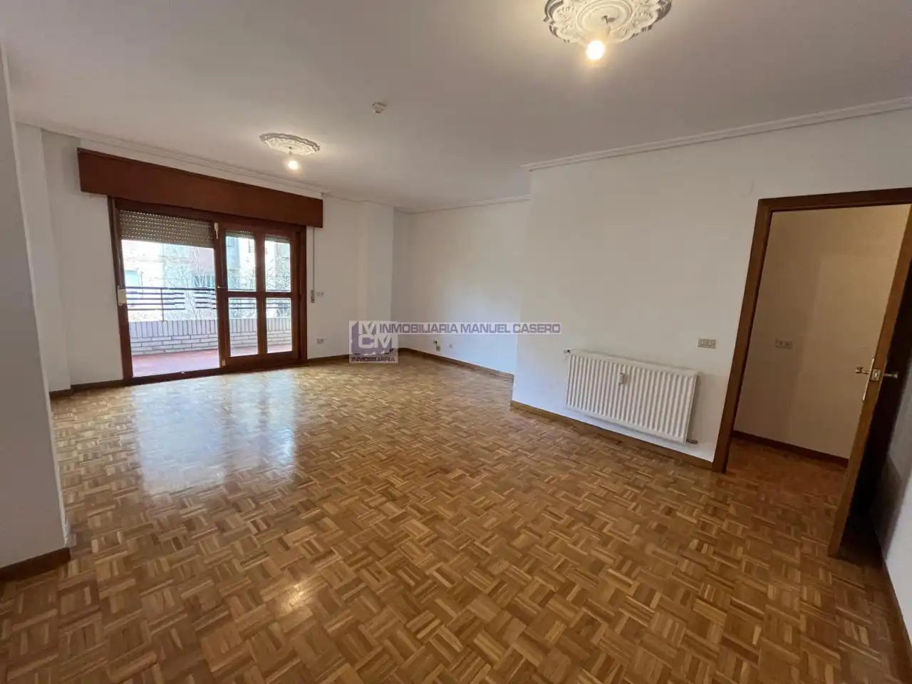 Living room of Flat for rent in Cáceres  with Air Conditioner, Heating and Parquet flooring