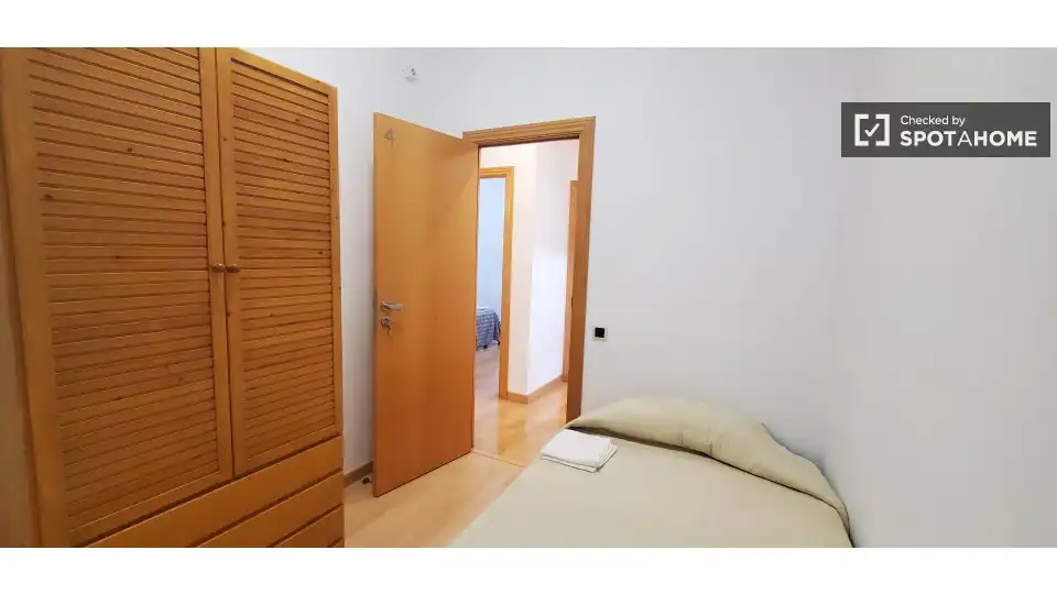 Bedroom of Flat for rent in Barcelona  with Air Conditioner, Heating and Furnished