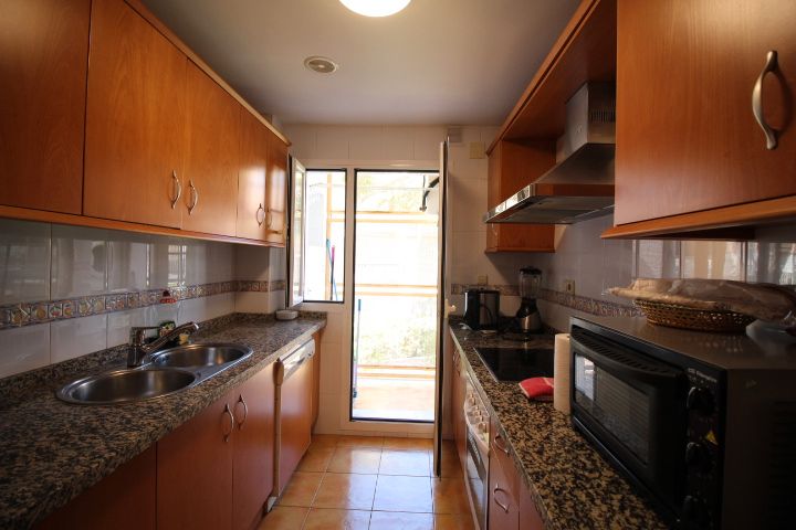 Cocina de Piso en venta en Marbella con Terraza, Horno y Lavadora