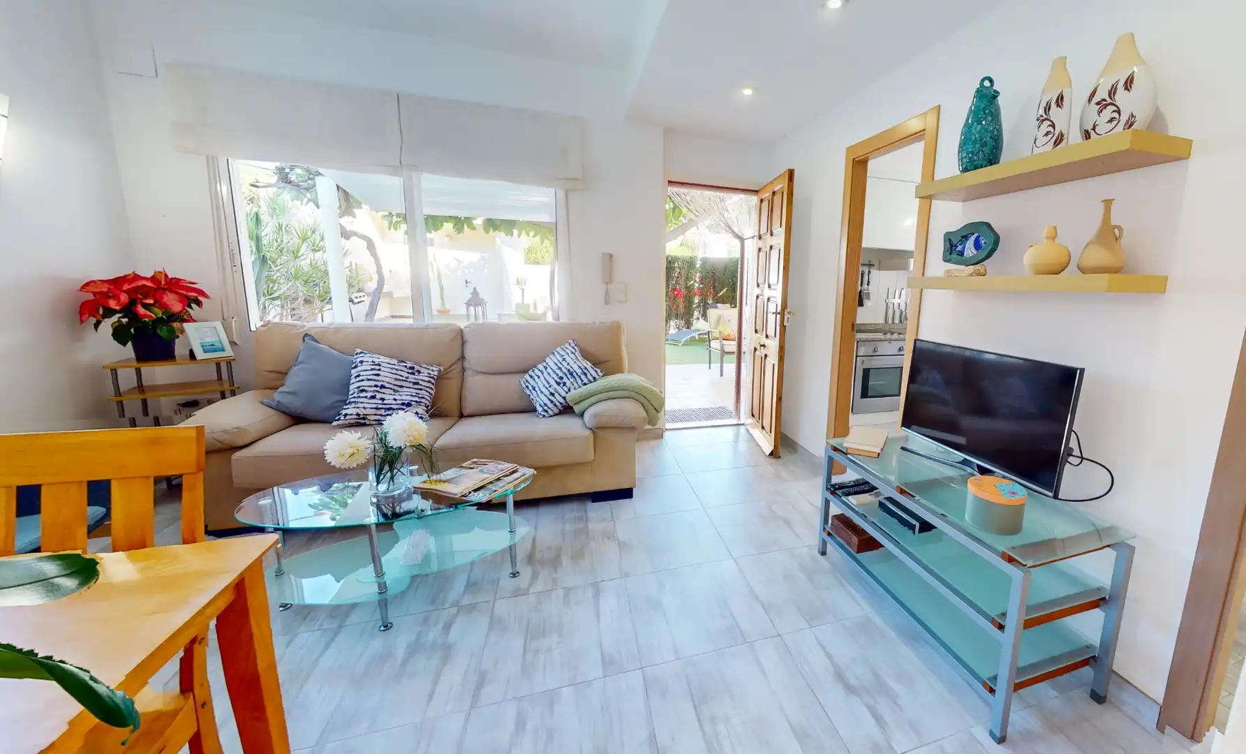 Sala de estar de Piso de alquiler en Dénia con Aire acondicionado, Calefacción y Jardín privado