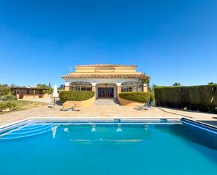 Piscina de Casa o xalet en venda en Alhaurín El Grande amb Aire condicionat, Jardí privat i Terrassa