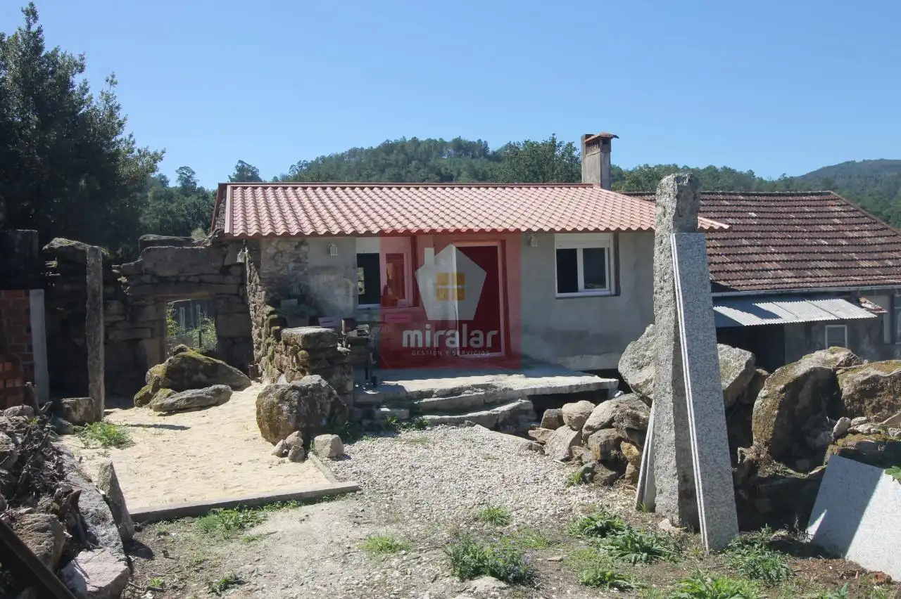 Casa con terraza en venta en Ponteareas