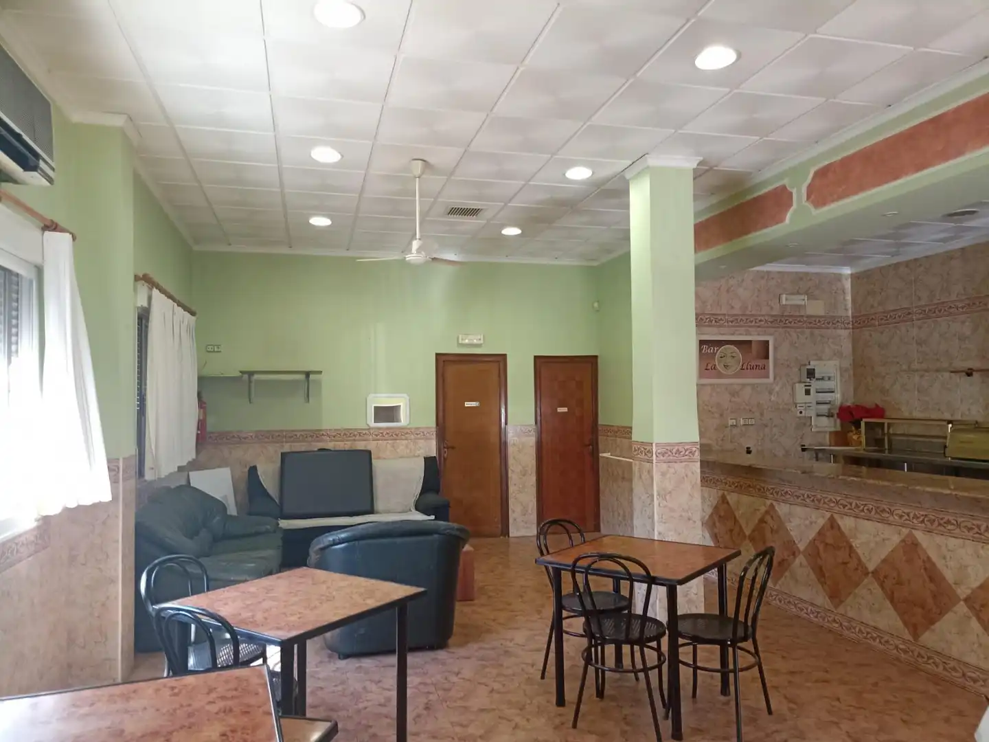 Commercial properties for sale in Benissanó  with Air Conditioner