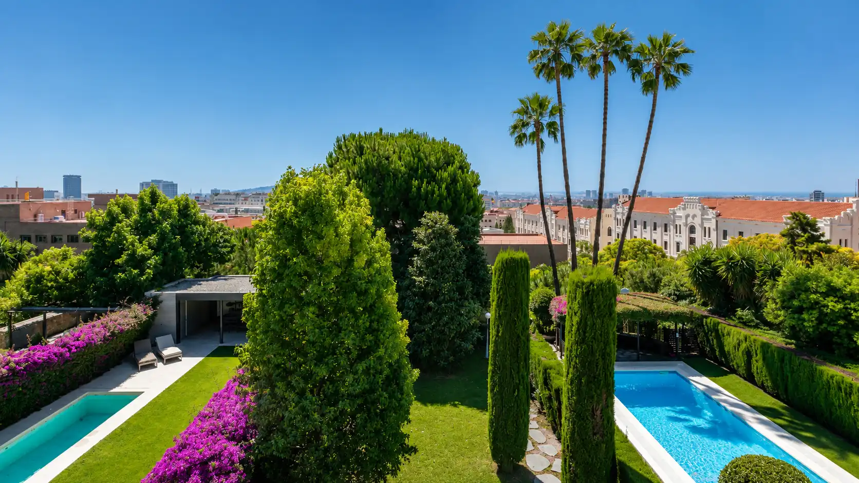 Casa amb piscina en venda a Carrer dels Cavallers